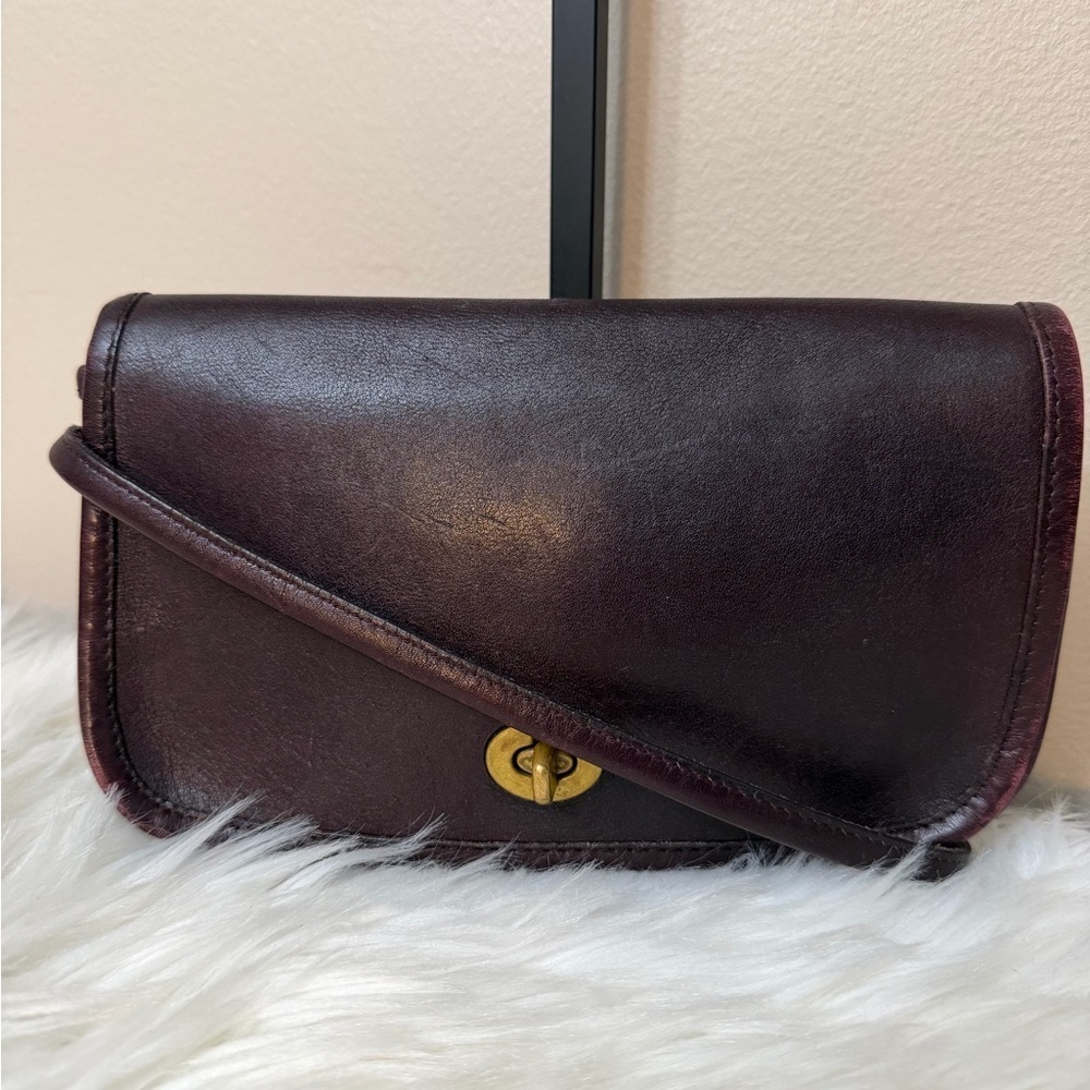 Vintage Coach Dinky Turn Lock Crossbody Bag Mahogany Leather 9375 - Picture 2 of 12